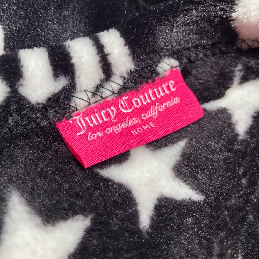 ‼️PRICE DROP‼️ ✨HOST PICK✨NWT Juicy Couture throw. - Picture 5 of 7